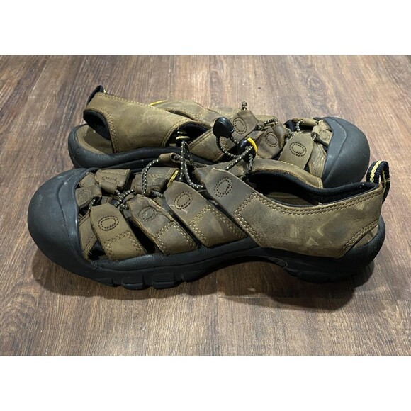 KEEN Sandals Mens 10 Brown Bison Newport Leather Shoes Closed Toe Hiking Water
